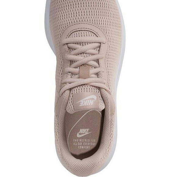 NIB Womens Nike Tanjun - Picture 4 of 8